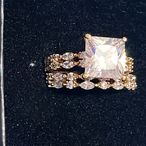 Emerald cut wedding set with marquis accent stones, gold tone - Picture 7 of 9